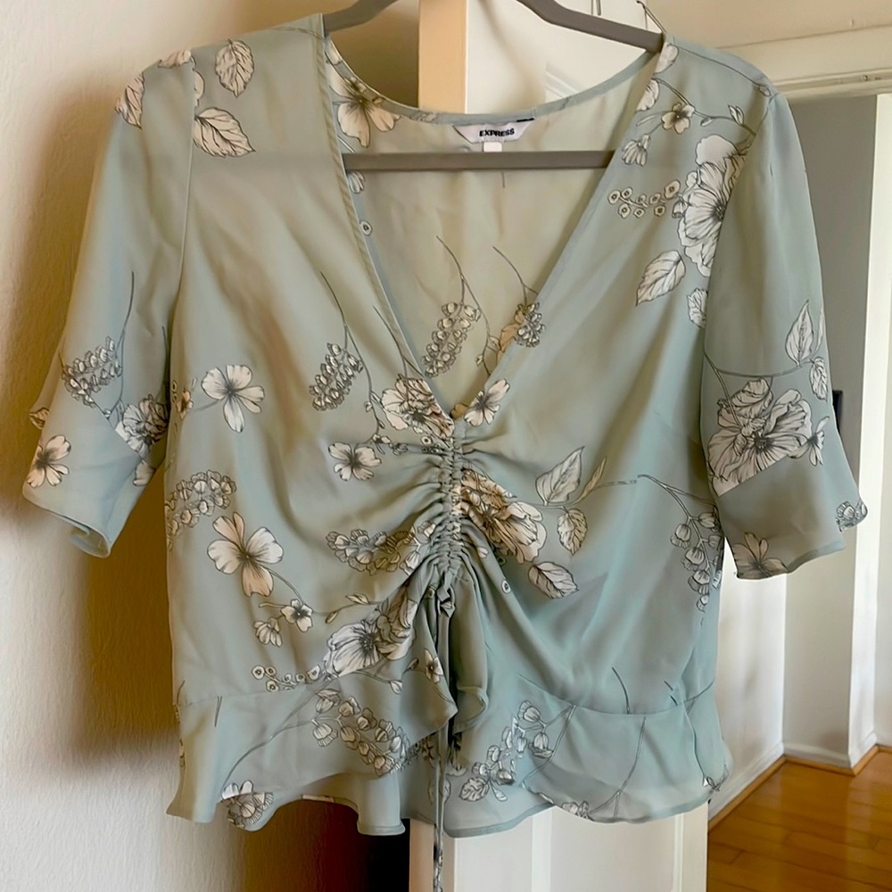 Express brand size medium